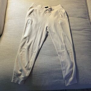 Nike Women’s Tech Fleece Jogger Sweatpants
